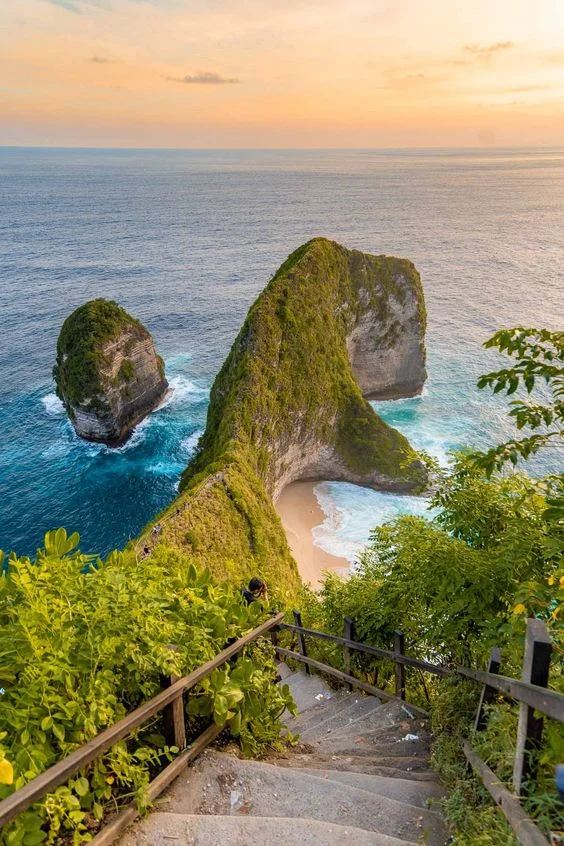 Kelingking-Beach-nusa-penida