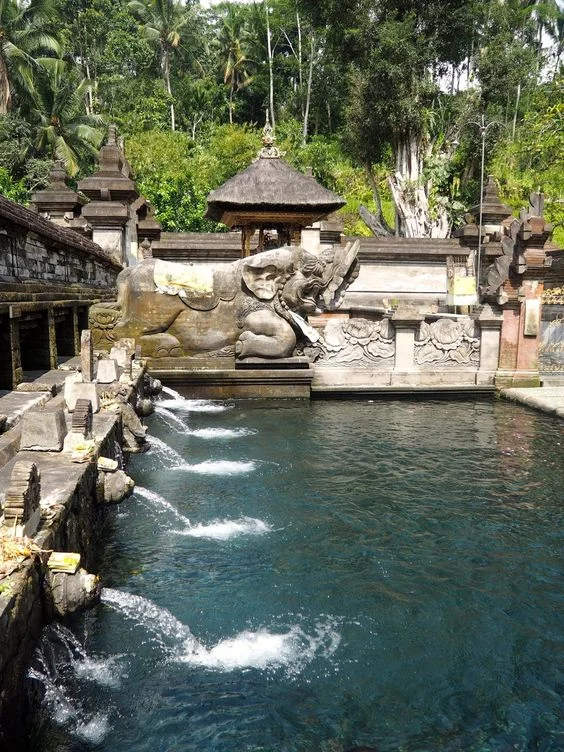 Tirta-Empul-Temple-attractions-in-bali