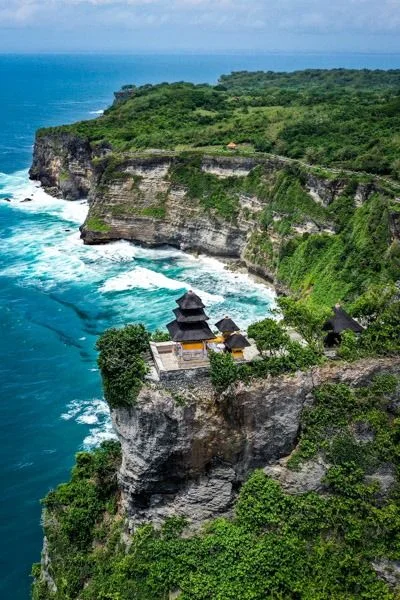 Uluwatu-Temple-uluwatu-attractions