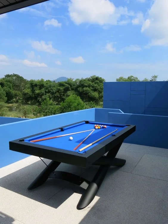 table-pool-blue-color-cloth